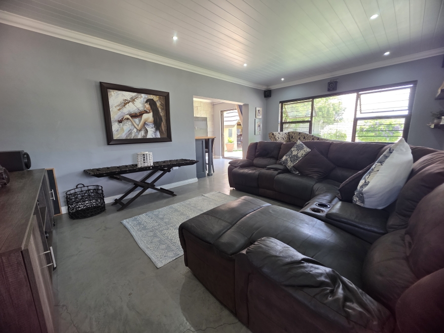 To Let 6 Bedroom Property for Rent in Riebeeckstad Free State